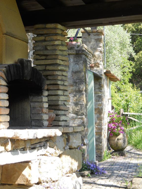 Lo Scoiattolo Vila Ventimiglia Exterior foto