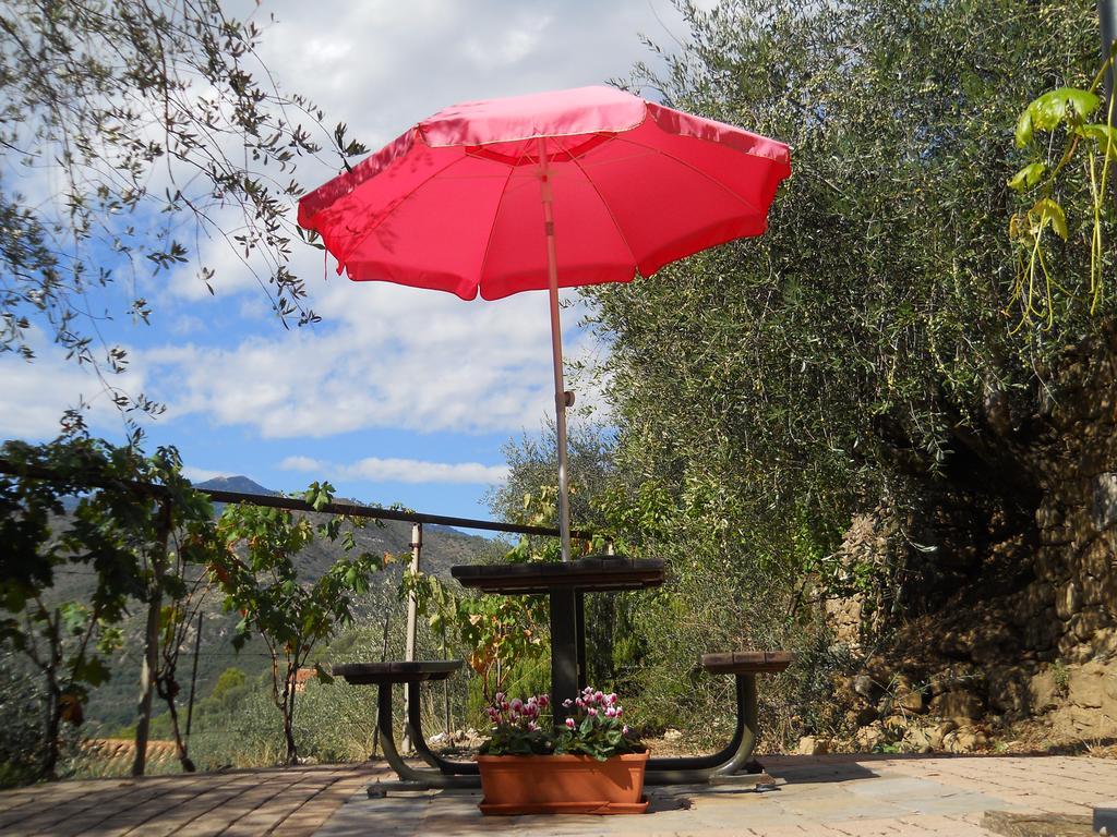 Lo Scoiattolo Vila Ventimiglia Exterior foto
